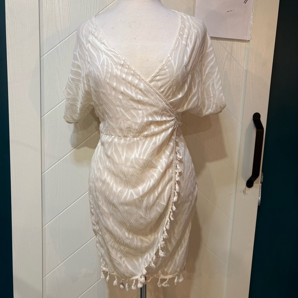 Boho Cream Textured Wrap Mini Dress Swim‎ Cover Trim V-Neck Medium Resortwear